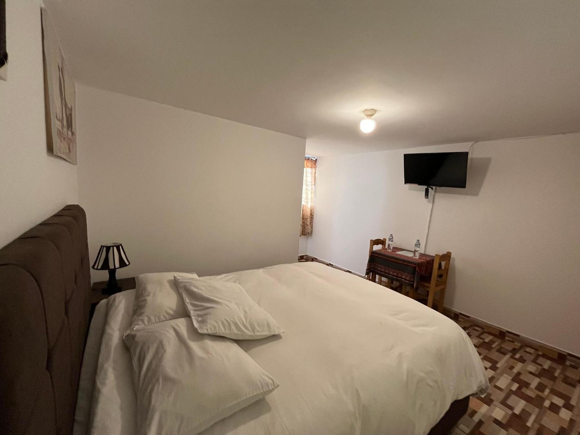 אויאנטאיטמבו Hostal Apu Qhawarina מראה חיצוני תמונה