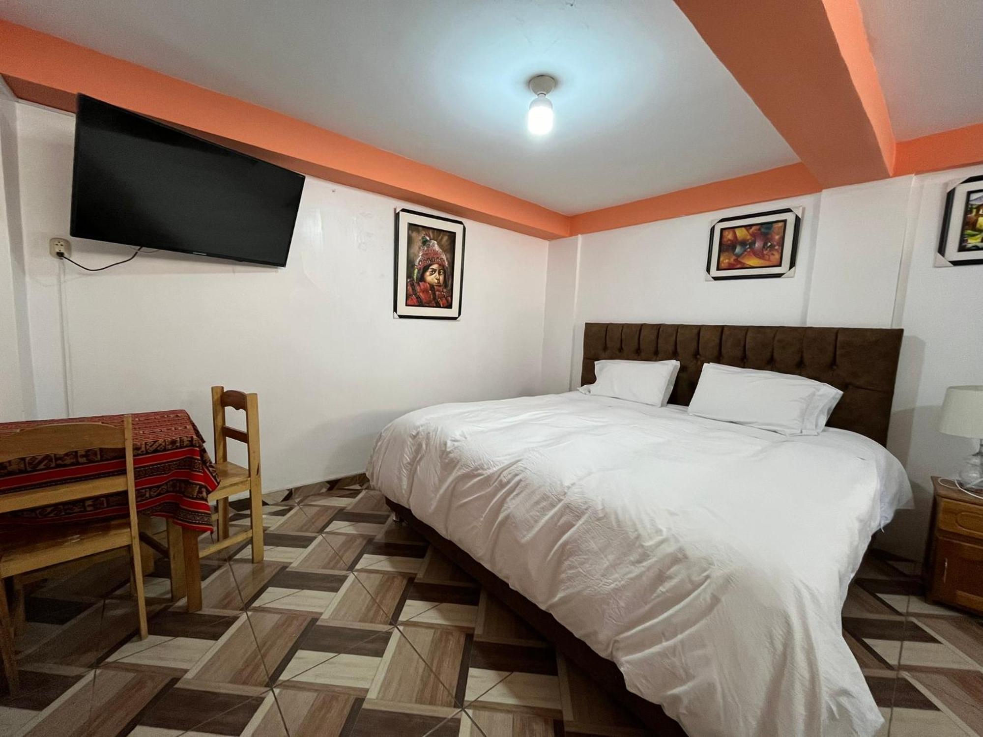 אויאנטאיטמבו Hostal Apu Qhawarina מראה חיצוני תמונה