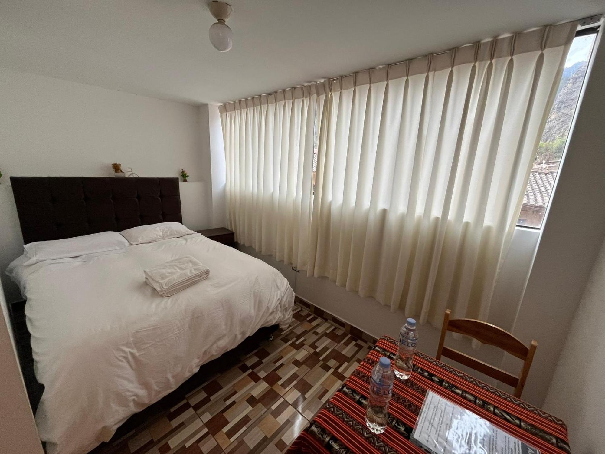 אויאנטאיטמבו Hostal Apu Qhawarina מראה חיצוני תמונה