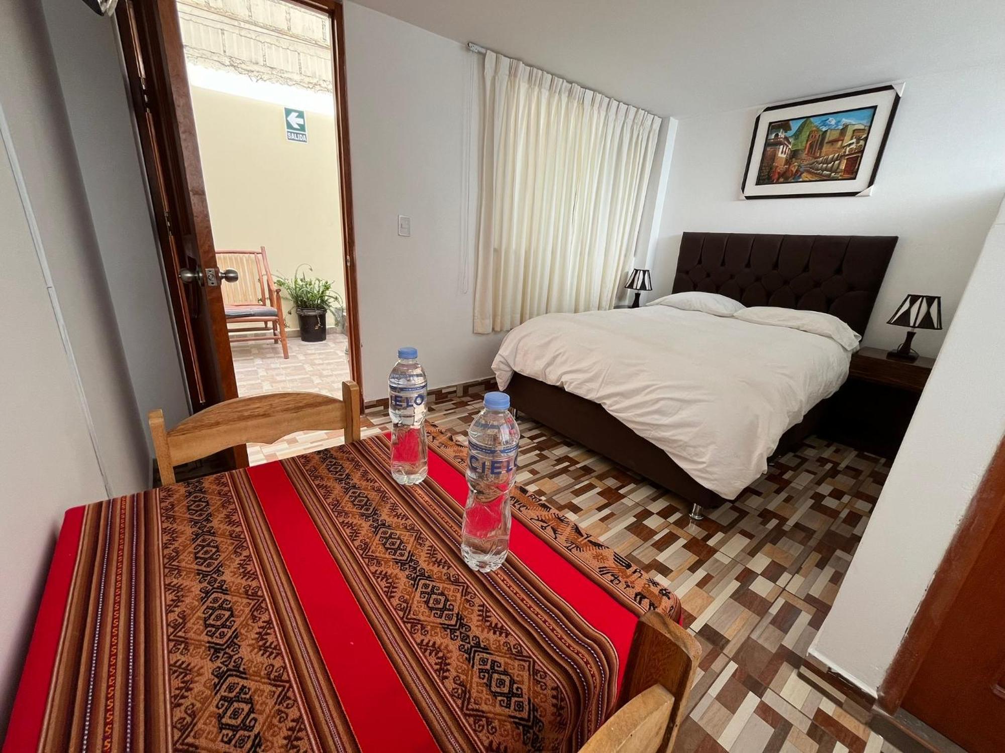 אויאנטאיטמבו Hostal Apu Qhawarina מראה חיצוני תמונה