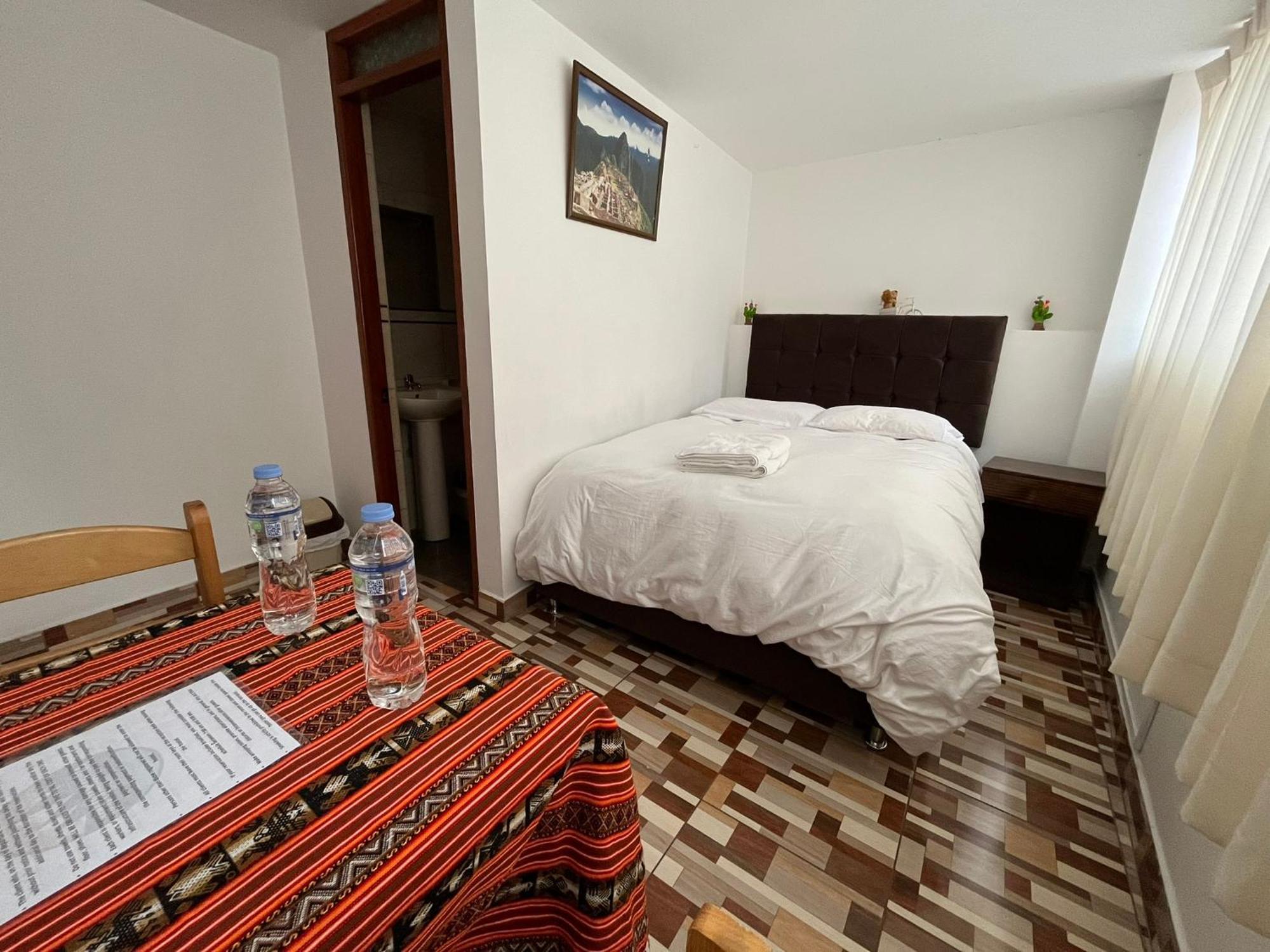 אויאנטאיטמבו Hostal Apu Qhawarina מראה חיצוני תמונה