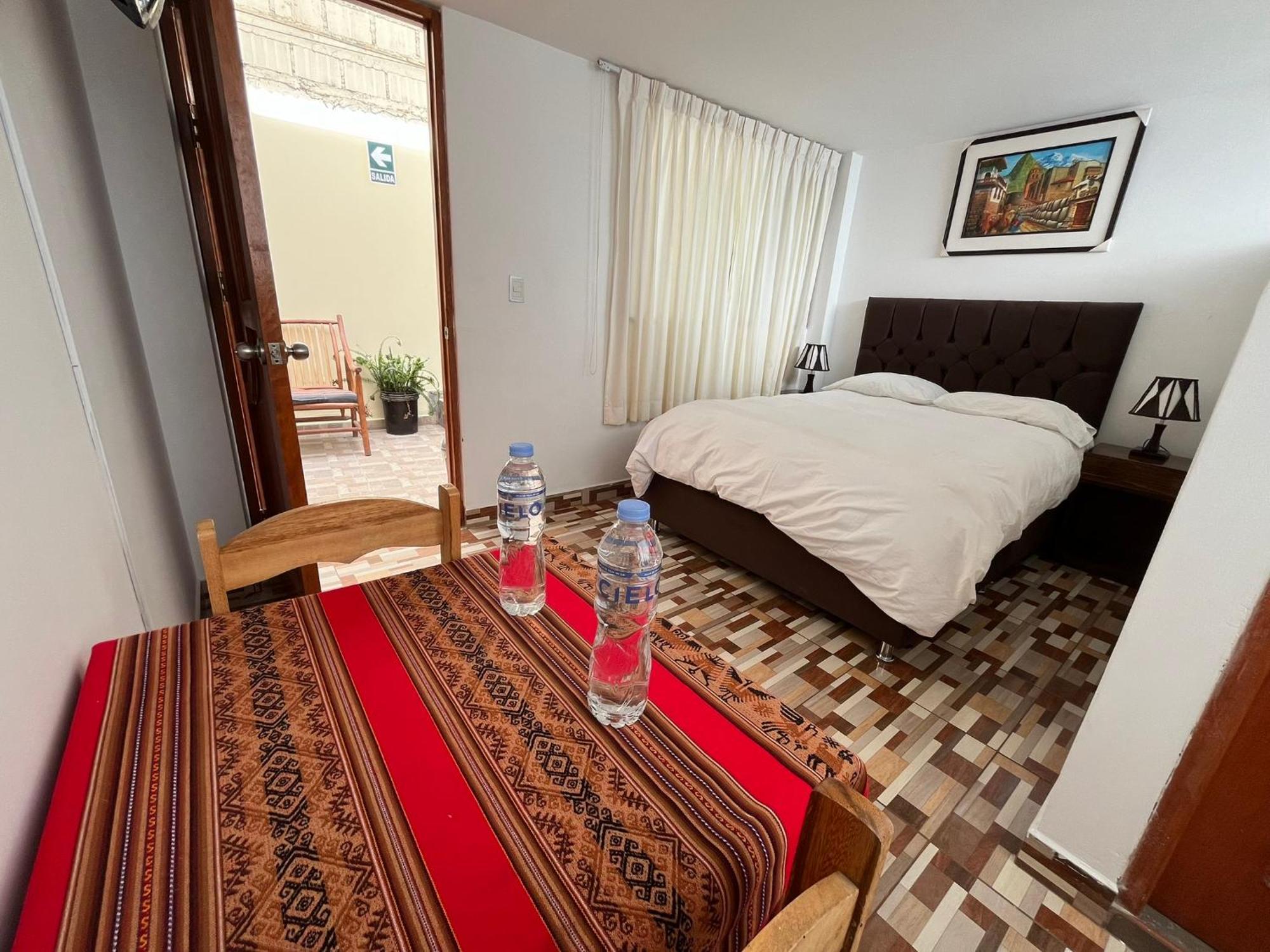 אויאנטאיטמבו Hostal Apu Qhawarina מראה חיצוני תמונה