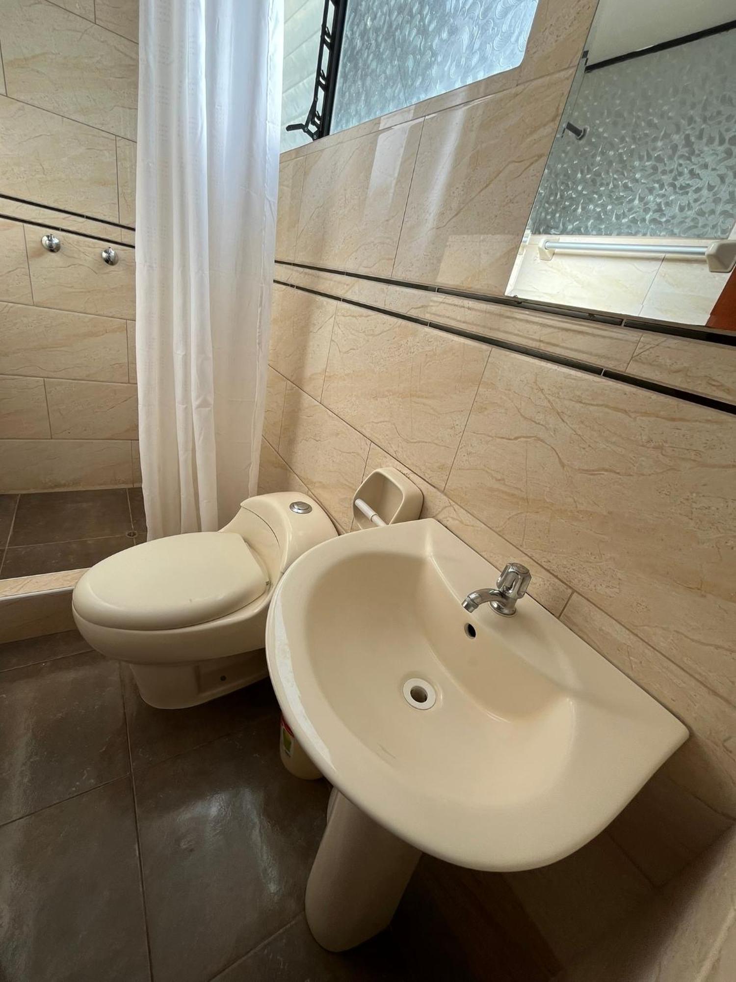 אויאנטאיטמבו Hostal Apu Qhawarina מראה חיצוני תמונה