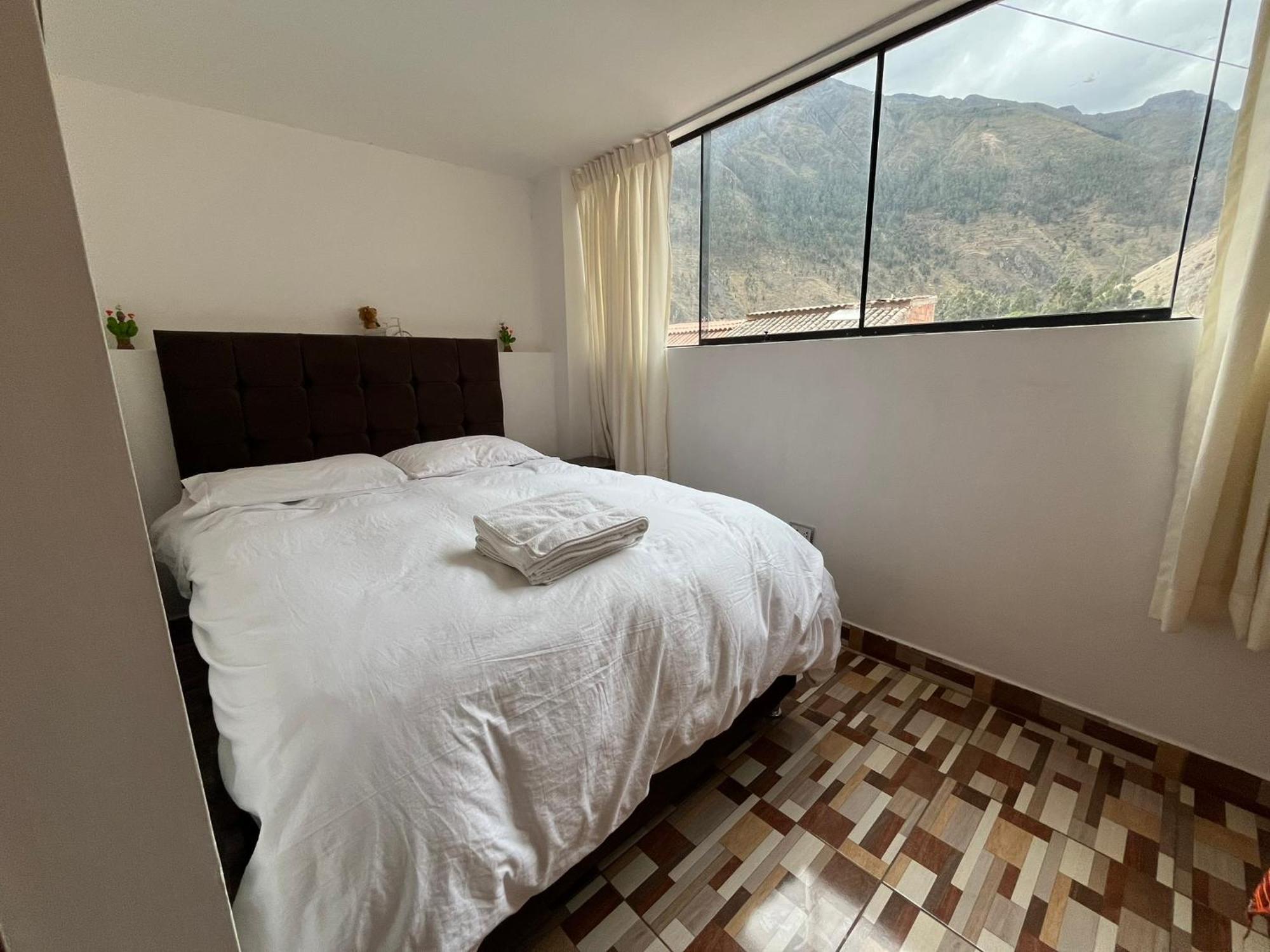 אויאנטאיטמבו Hostal Apu Qhawarina מראה חיצוני תמונה
