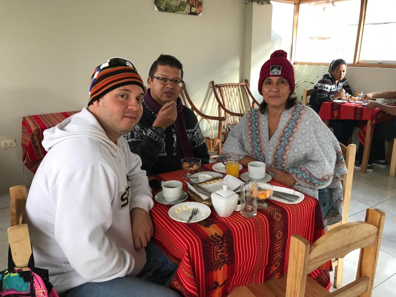 אויאנטאיטמבו Hostal Apu Qhawarina מראה חיצוני תמונה